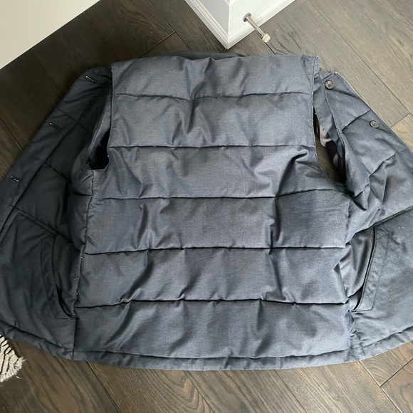 Blue Banana Republic down vest - Picture 3 of 4